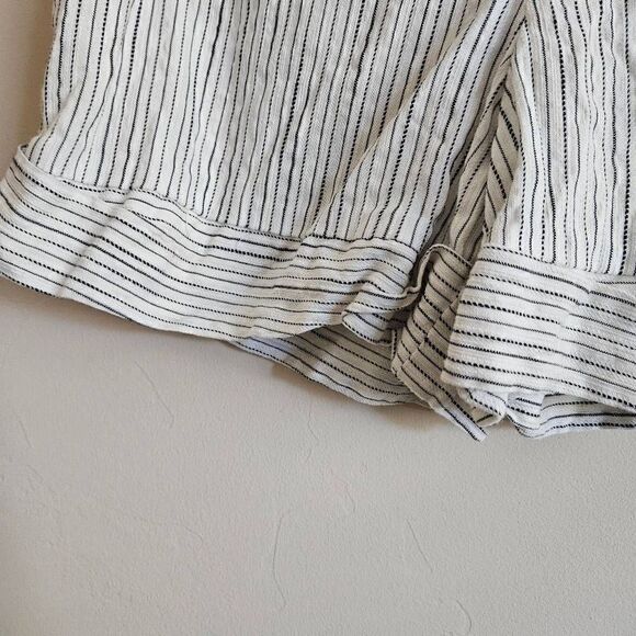 Vince Camuto Striped Shorts - Picture 3 of 7